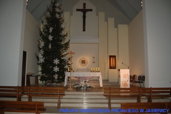 Oltarz w świątecznej dekoracji
