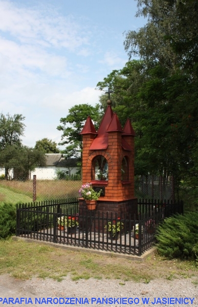 Kapliczka u zbiegu ulic Parkowej i Zarzecze