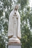 Figura Matki Bozej przy kościele
